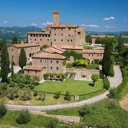 ホテル Castello Banfi - Il Borgo - Relais Et Chateaux Poggio alle Mura エクステリア 写真