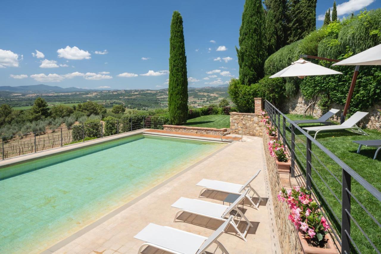 Castello Banfi - Il Borgo - Relais Et Chateaux Poggio alle Mura エクステリア 写真