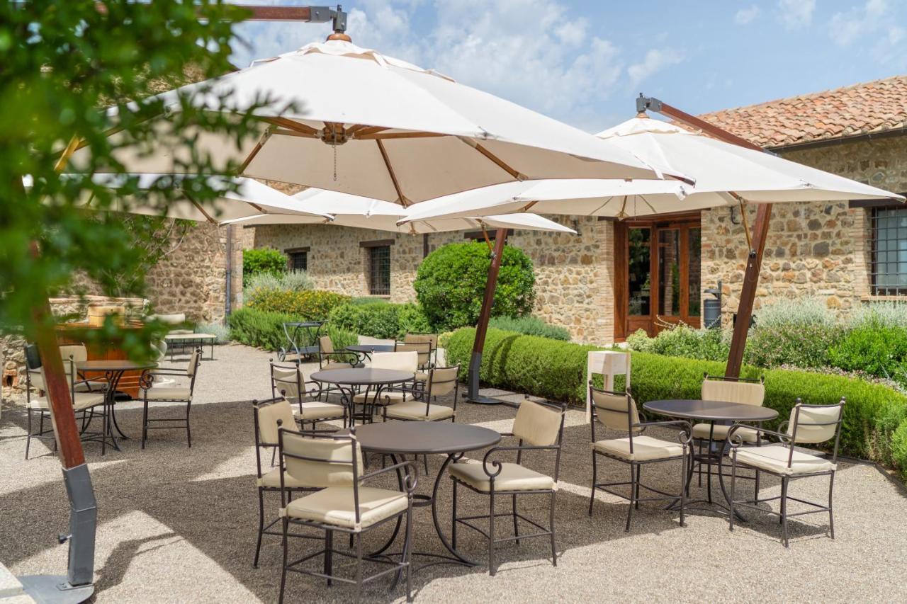 Castello Banfi - Il Borgo - Relais Et Chateaux Poggio alle Mura エクステリア 写真