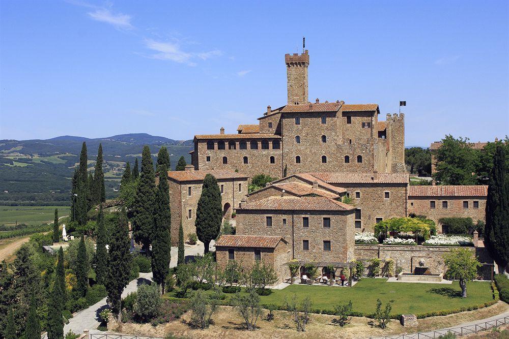 ホテル Castello Banfi - Il Borgo - Relais Et Chateaux Poggio alle Mura エクステリア 写真