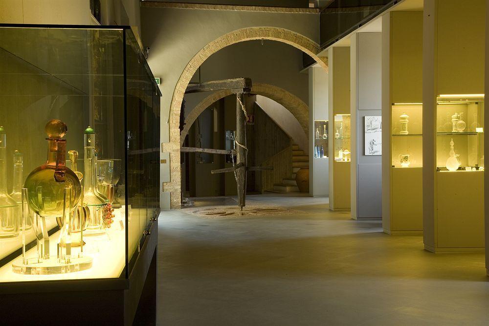 Castello Banfi - Il Borgo - Relais Et Chateaux Poggio alle Mura エクステリア 写真