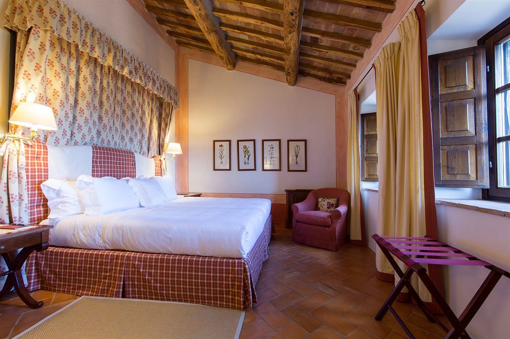 Castello Banfi - Il Borgo - Relais Et Chateaux Poggio alle Mura エクステリア 写真