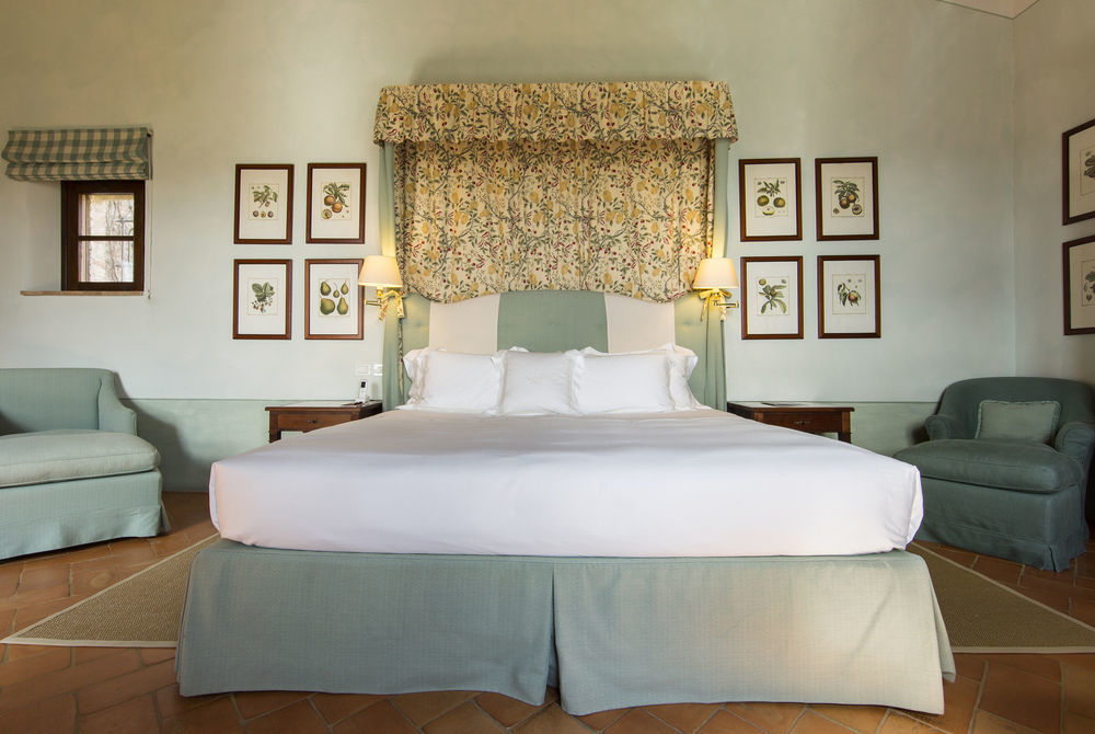 Castello Banfi - Il Borgo - Relais Et Chateaux Poggio alle Mura エクステリア 写真