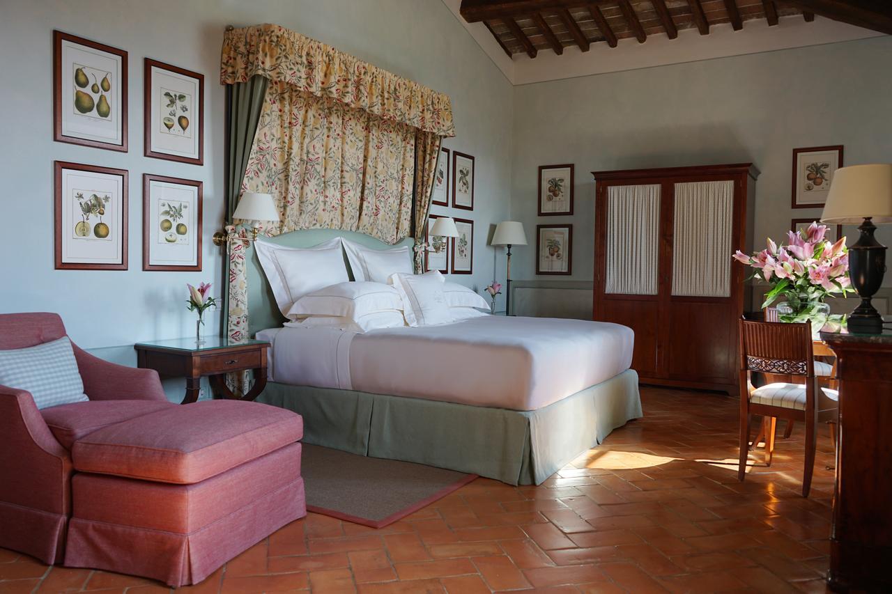 Castello Banfi - Il Borgo - Relais Et Chateaux Poggio alle Mura エクステリア 写真