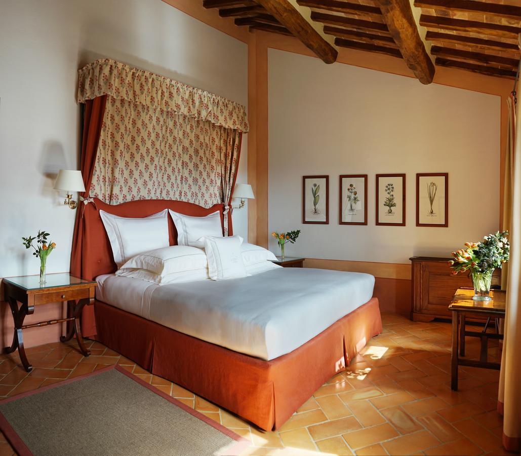 Castello Banfi - Il Borgo - Relais Et Chateaux Poggio alle Mura エクステリア 写真