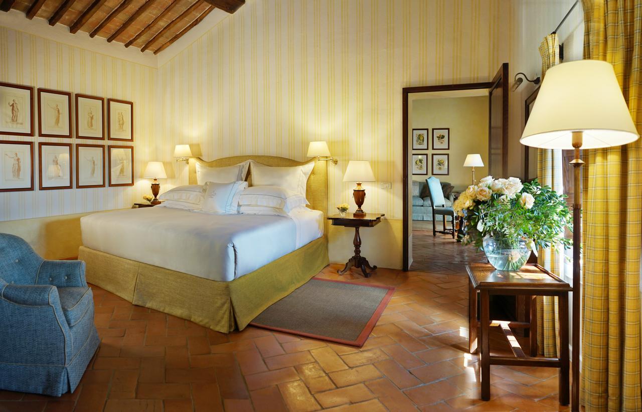 Castello Banfi - Il Borgo - Relais Et Chateaux Poggio alle Mura エクステリア 写真