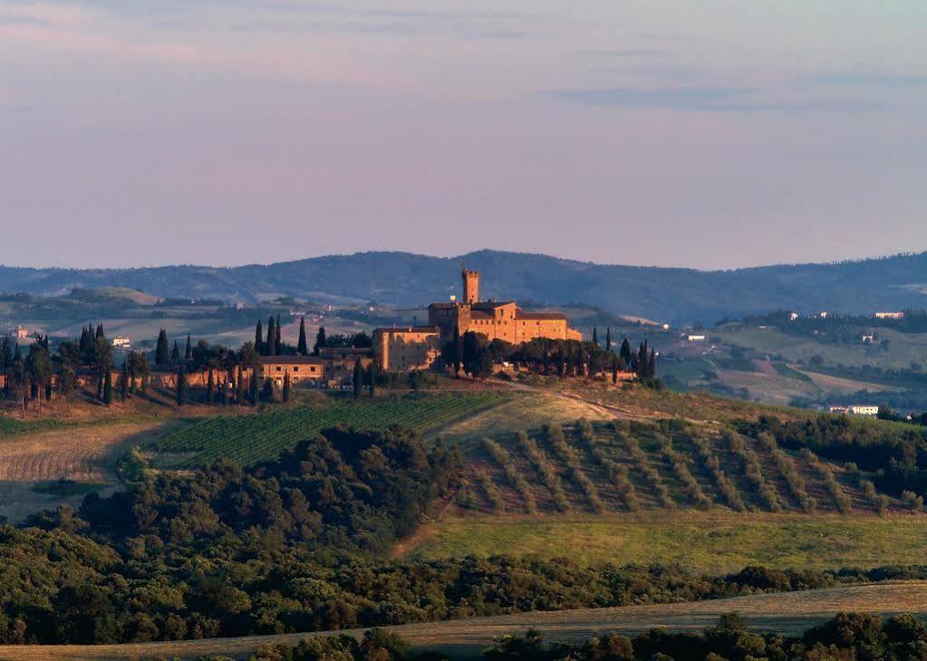 ホテル Castello Banfi - Il Borgo - Relais Et Chateaux Poggio alle Mura エクステリア 写真