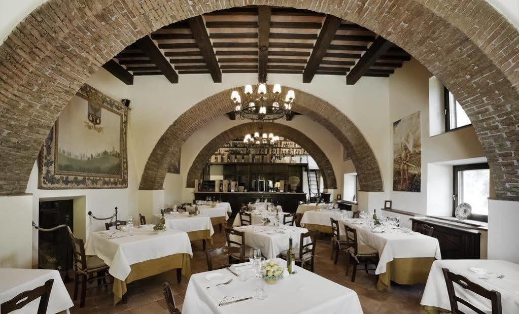 Castello Banfi - Il Borgo - Relais Et Chateaux Poggio alle Mura エクステリア 写真